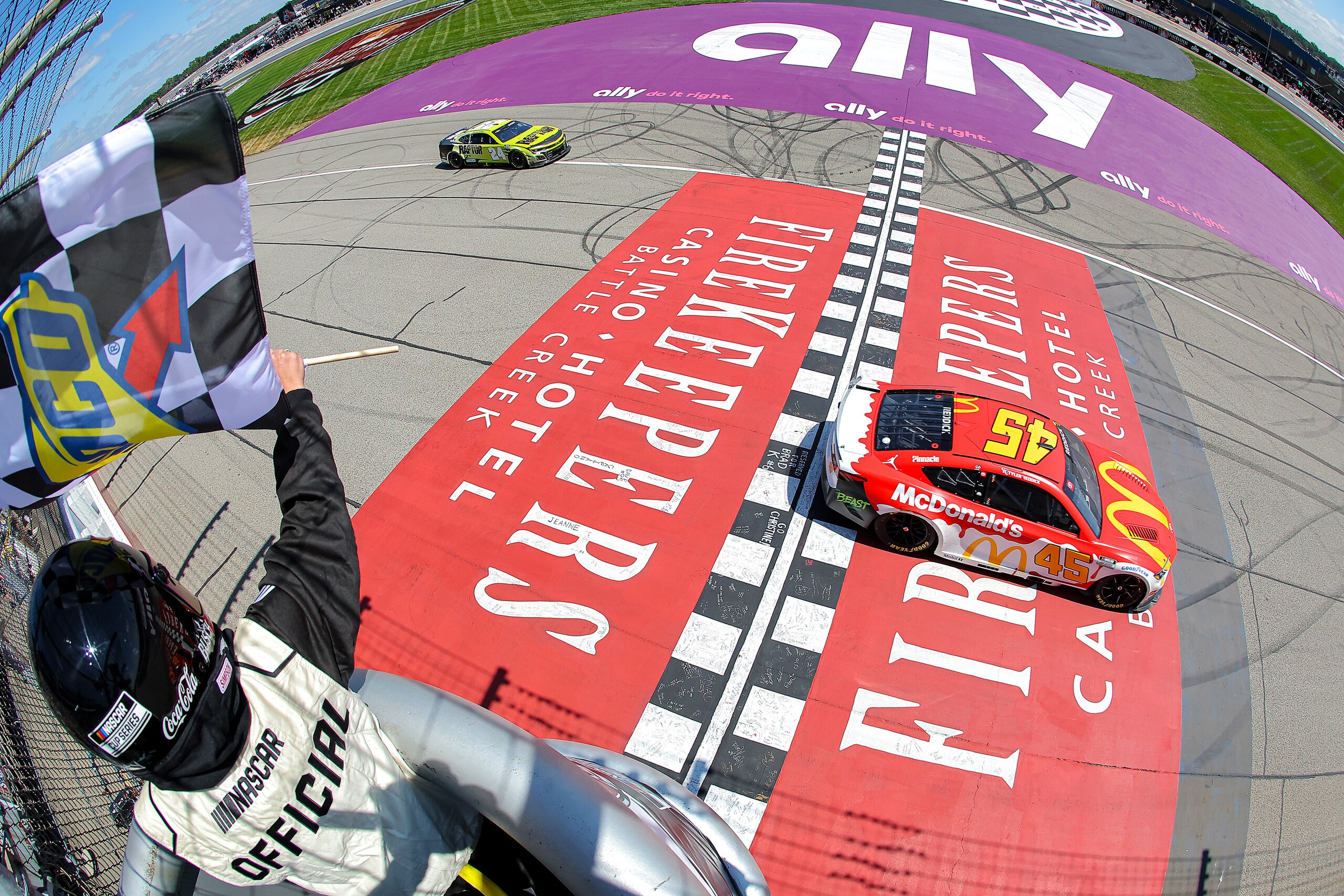 NASCAR: dopo la pioggia splende Reddick