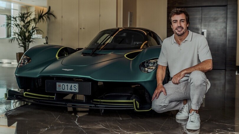 Alonso si regala la Aston Martin Valkyrie: eccola a Monaco