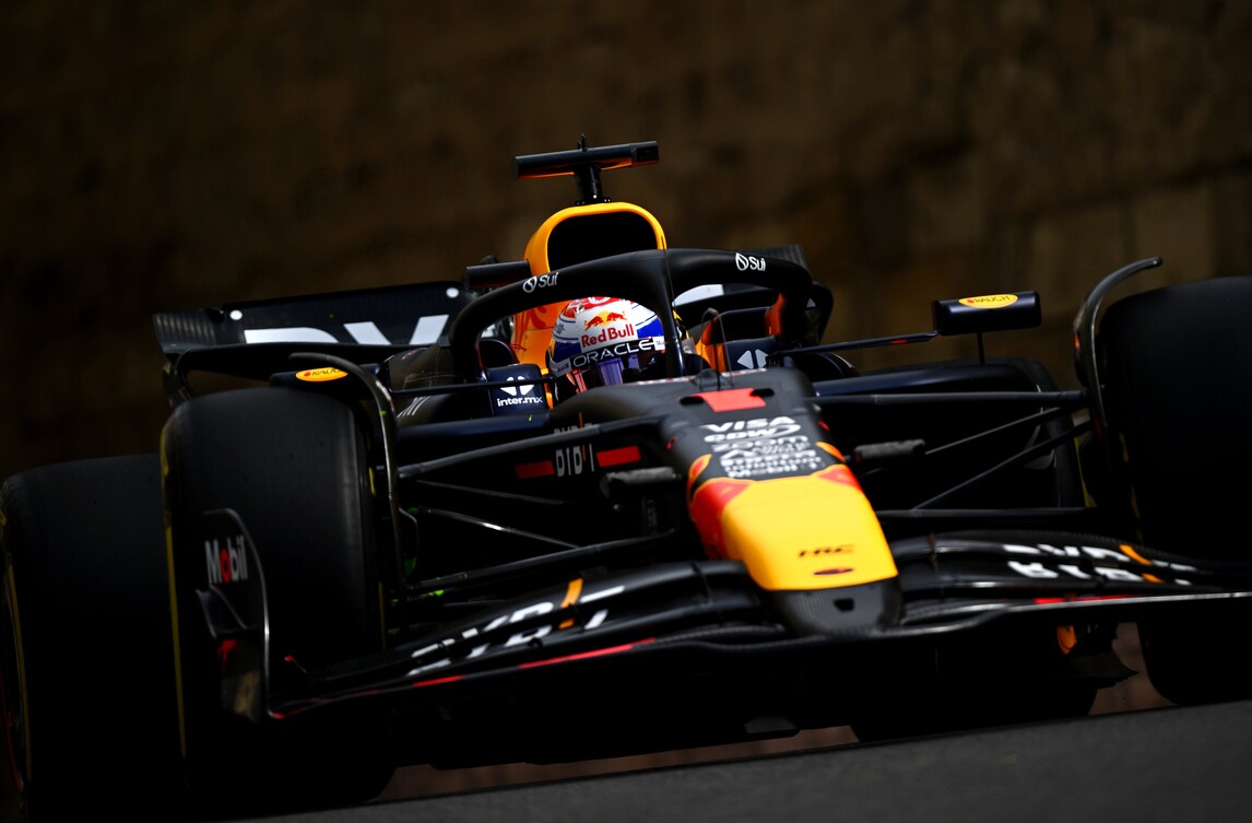 GP Azerbaijan, FP1: Verstappen davanti, Leclerc a muro
