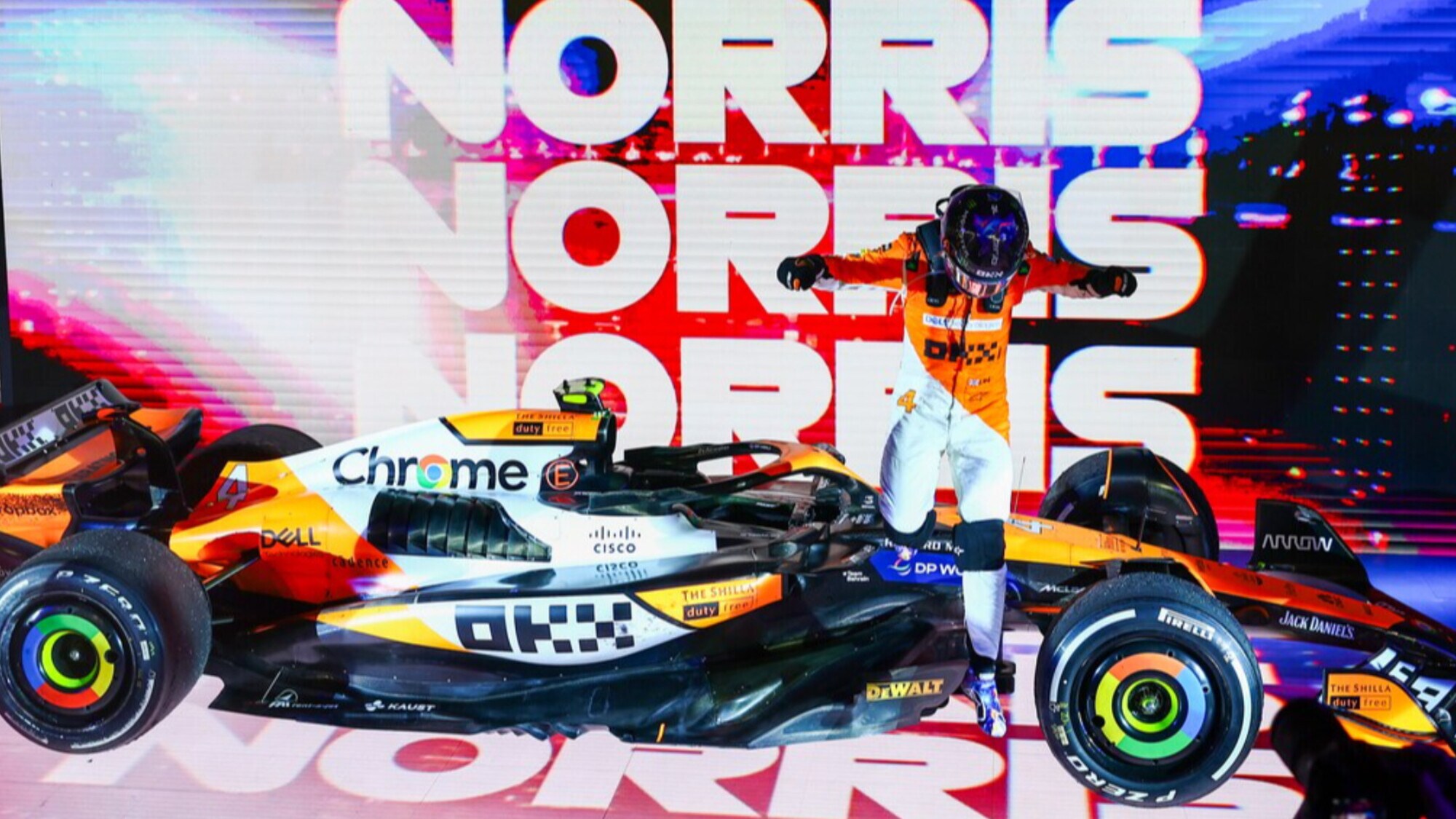 Norris sbanca Singapore e beffa Verstappen. Delusione Ferrari: Leclerc 5° e Sainz 7°