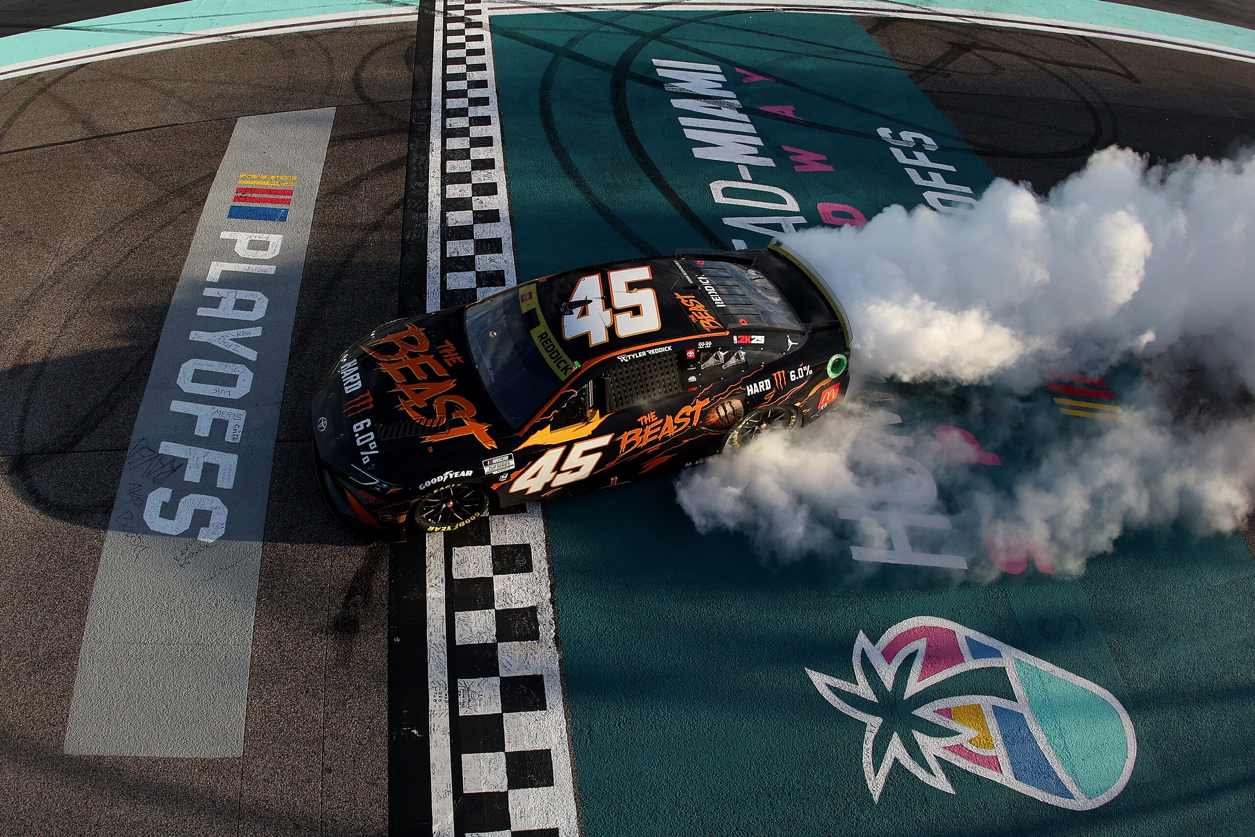 NASCAR: a Homestead vince Reddick all'ultima curva