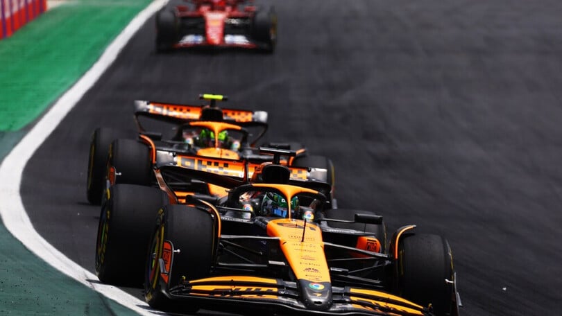 Gara Sprint GP Brasile: la McLaren beffa Verstappen (penalizzato), Leclerc 3°