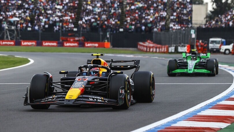 Mercato piloti 2025, le ultime: da Perez a Zhou che guarda Red Bull