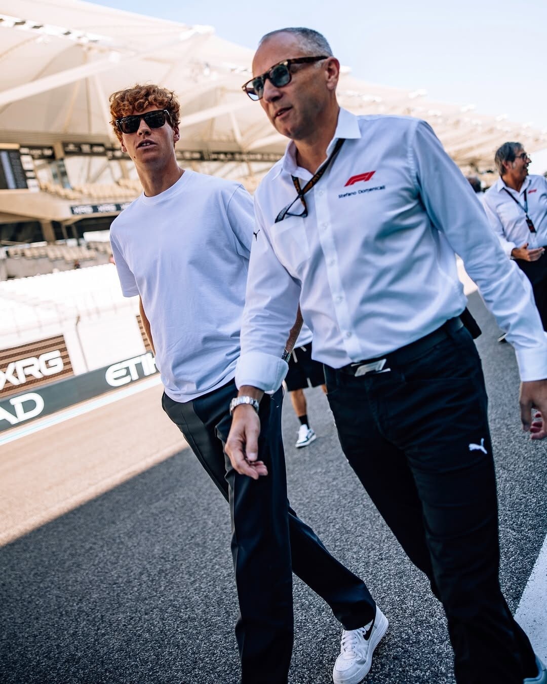 Sinner al GP di Abu Dhabi, che coppia con Leclerc