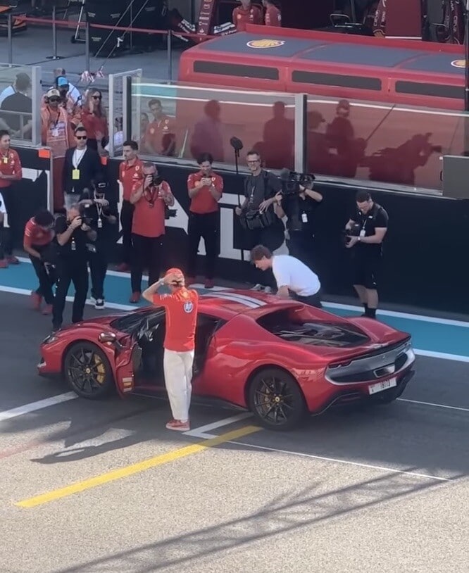 Sinner al GP di Abu Dhabi, che coppia con Leclerc