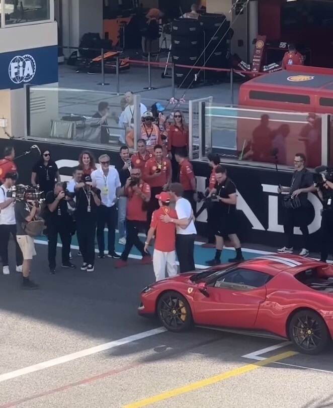 Sinner al GP di Abu Dhabi, che coppia con Leclerc
