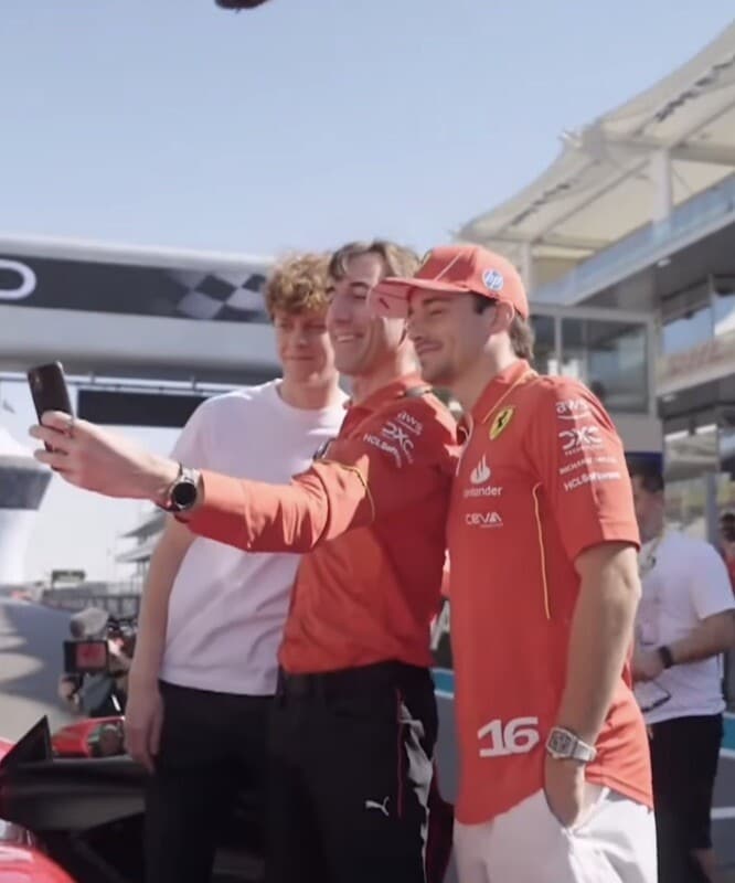 Sinner al GP di Abu Dhabi, che coppia con Leclerc