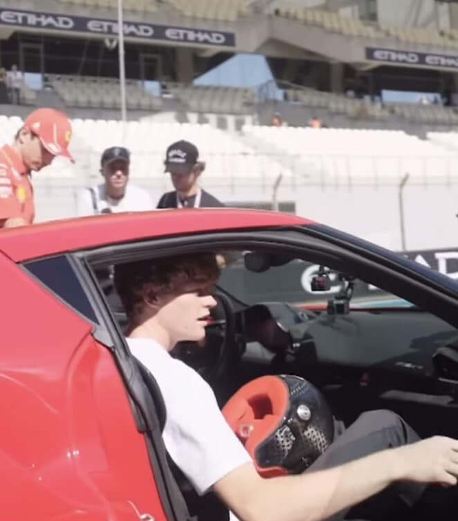 Sinner al GP di Abu Dhabi, che coppia con Leclerc