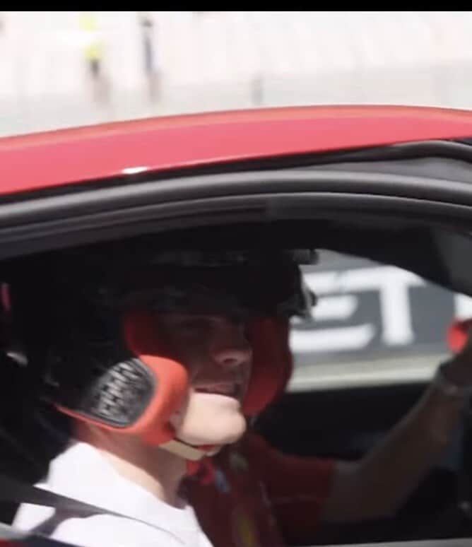 Sinner al GP di Abu Dhabi, che coppia con Leclerc