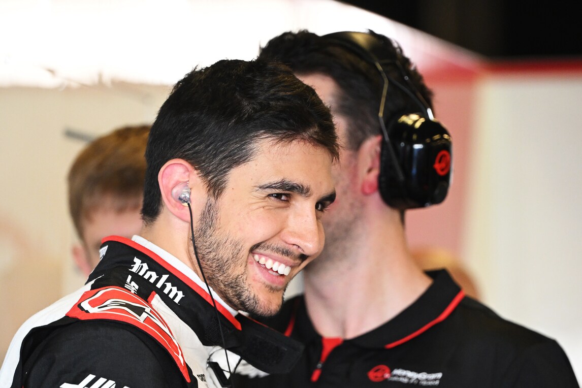 F1, al via i test a Yas Marina tra rookie, nuovi volti e cambi di team