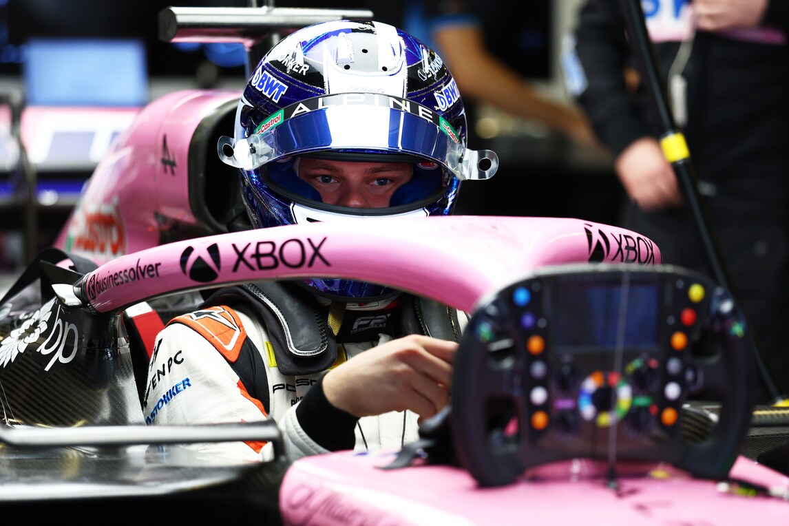 F1, al via i test a Yas Marina tra rookie, nuovi volti e cambi di team