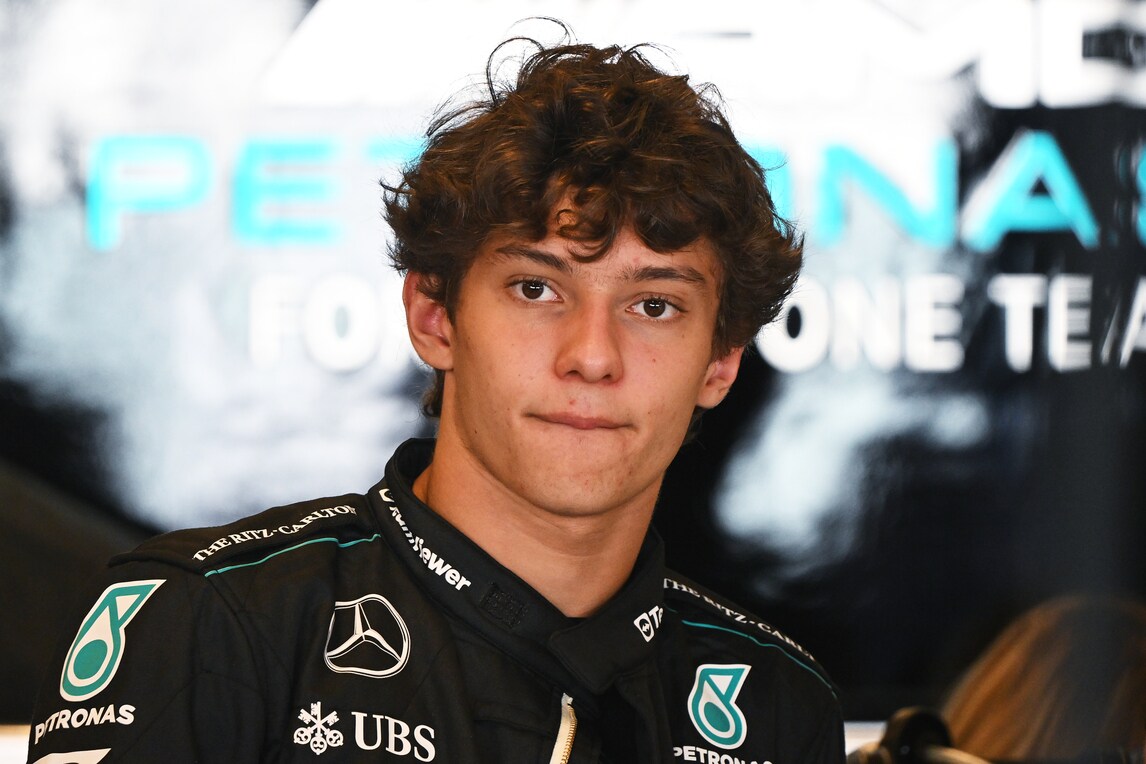 F1, al via i test a Yas Marina tra rookie, nuovi volti e cambi di team