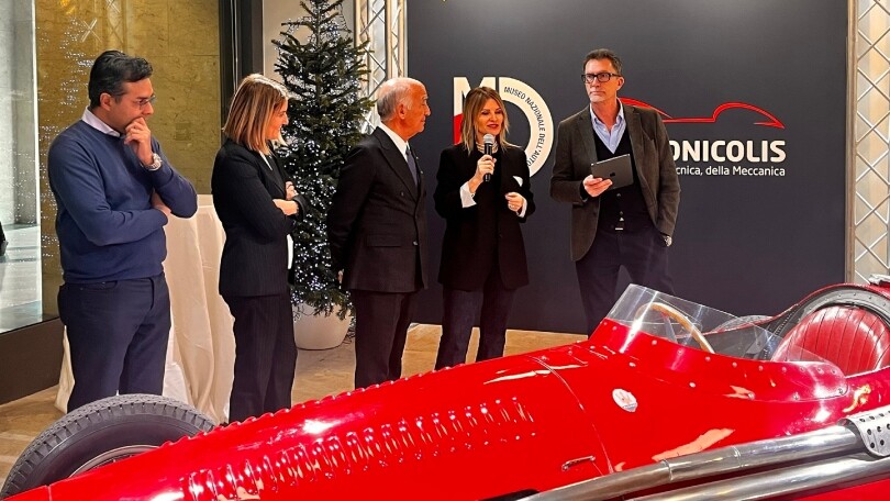 La Maserati 250F di Juan Manuel Fangio arriva a Roma dal Museo Nicolis