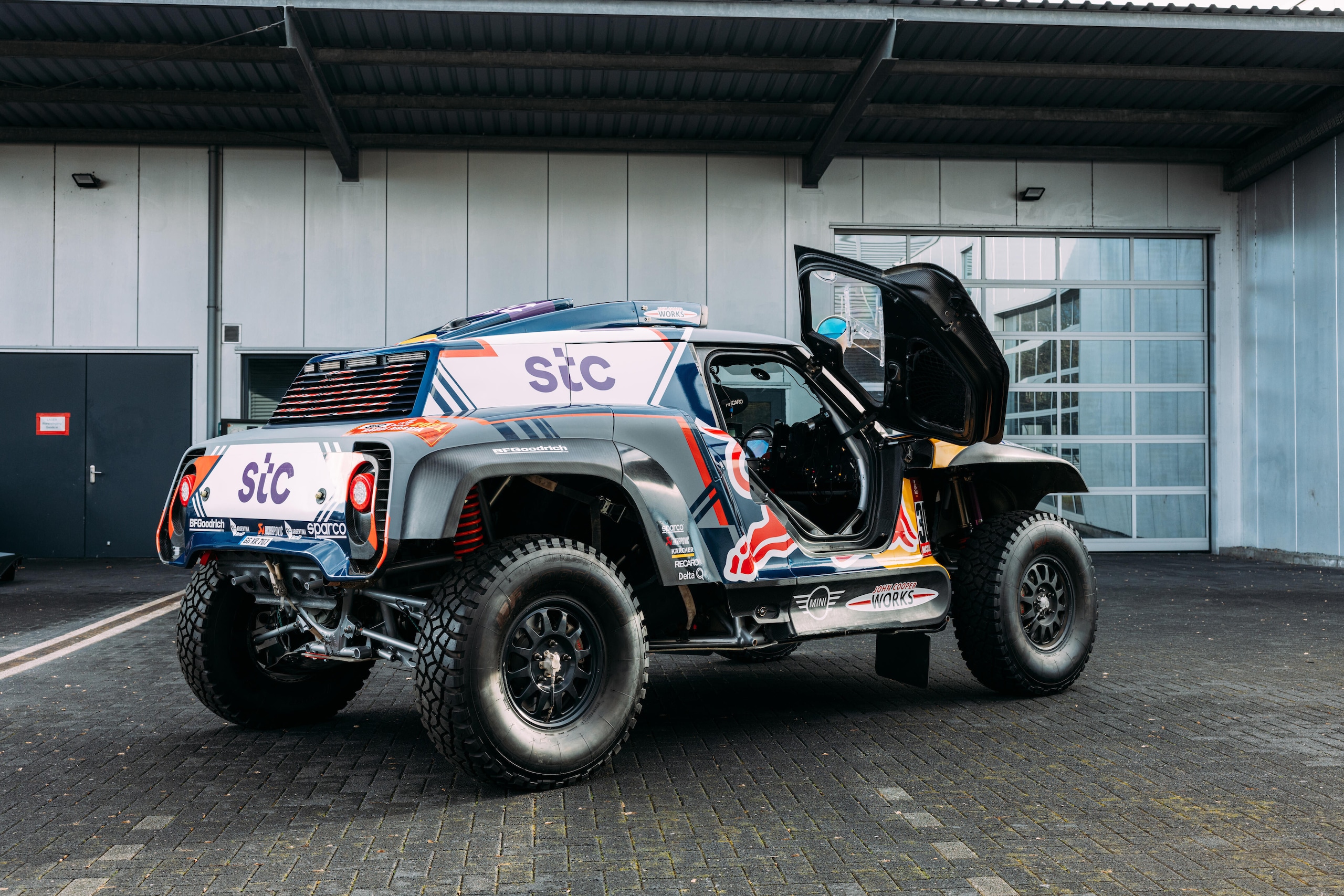 La X-Raid BMW Mini John Cooper Works Buggy, Regina della Dakar 2021 è in vendita