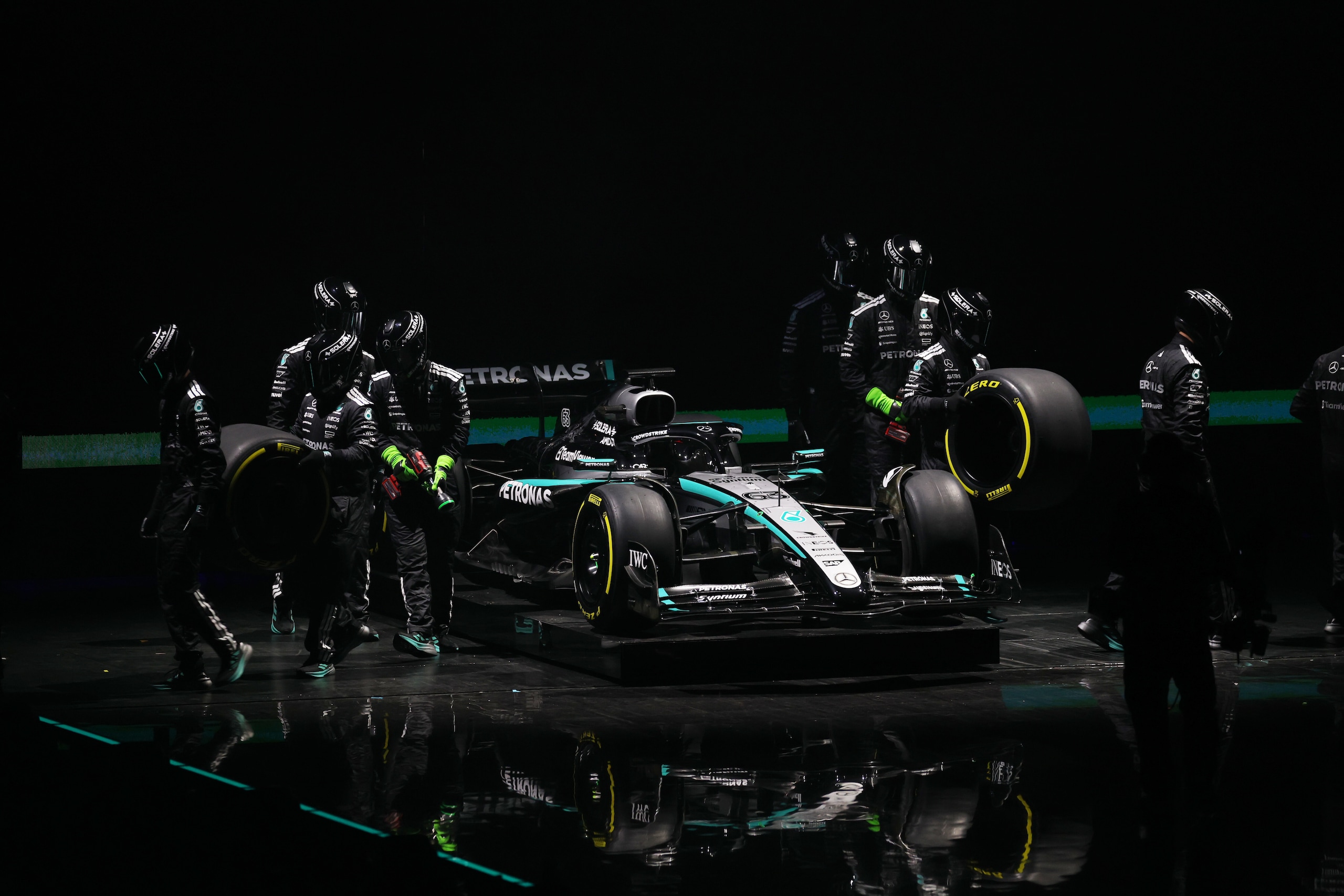Nuova Mercedes W16: la monoposto di Kimi Antonelli e George Russell