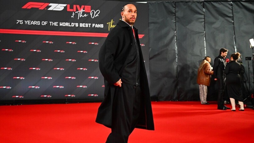 F1, com’è la nuova Ferrari SF-25: le prime parole di Lewis Hamilton