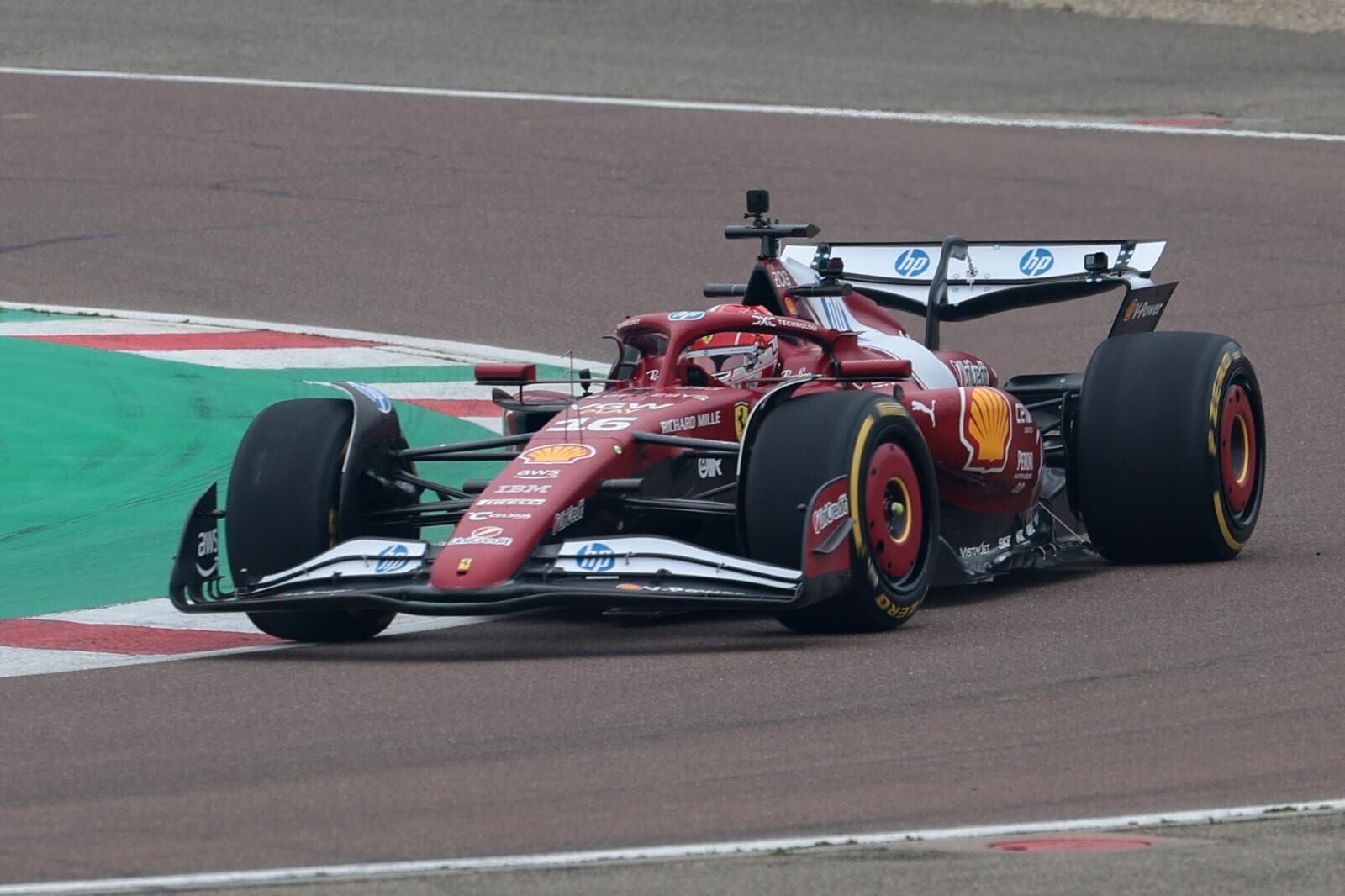 Ferrari SF-25, primi giri a Fiorano: Leclerc porta al debutto la Rossa