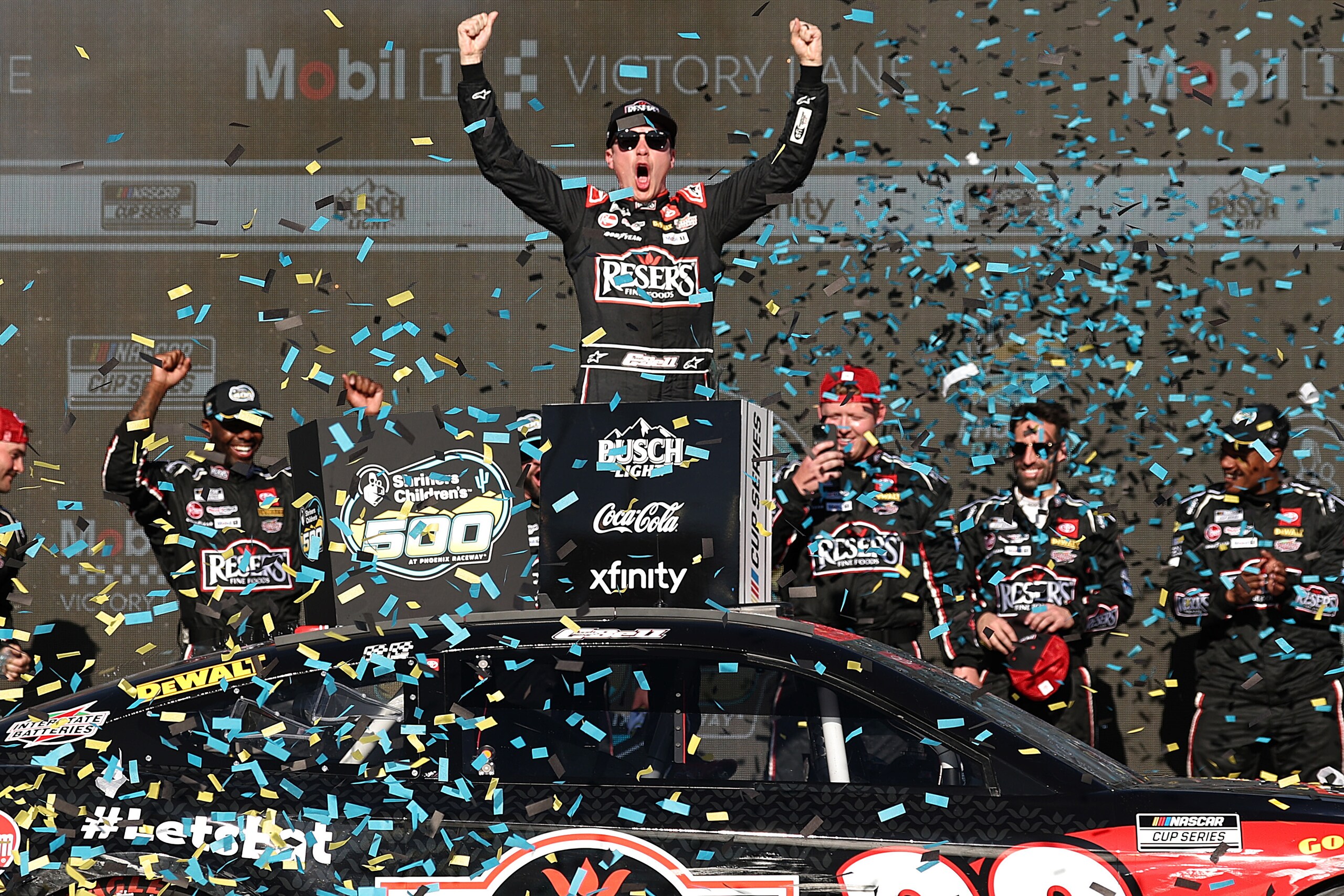 Nascar: che tripletta per Bell a Phoenix!