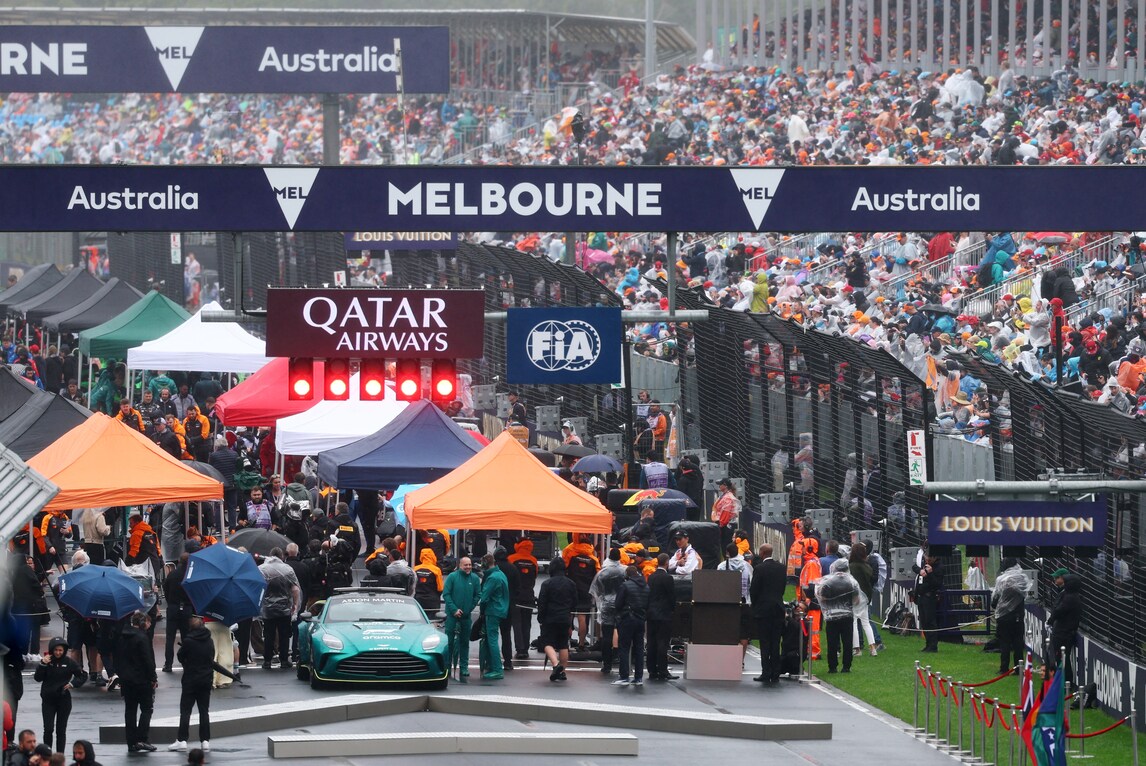 Incidenti, bandiere rosse, pioggia e vento: che incubo il GP Australia