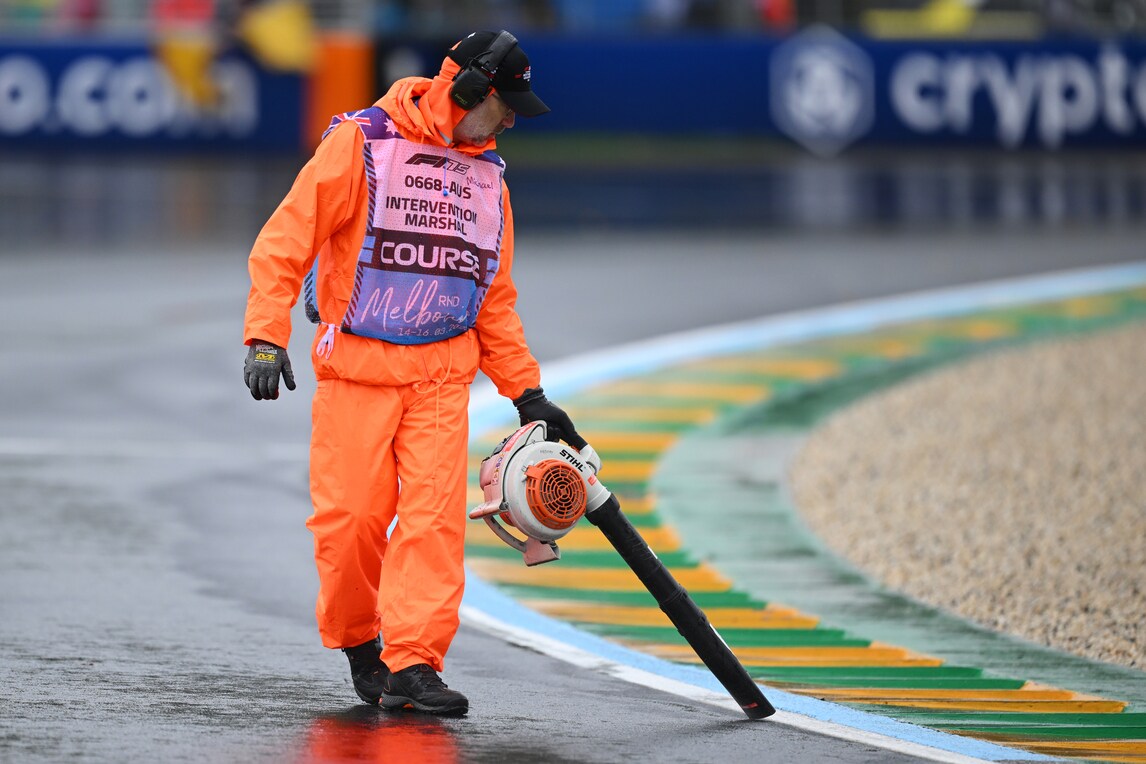 Incidenti, bandiere rosse, pioggia e vento: che incubo il GP Australia