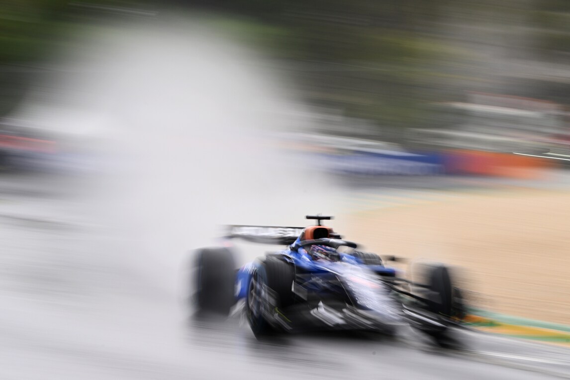 Incidenti, bandiere rosse, pioggia e vento: che incubo il GP Australia