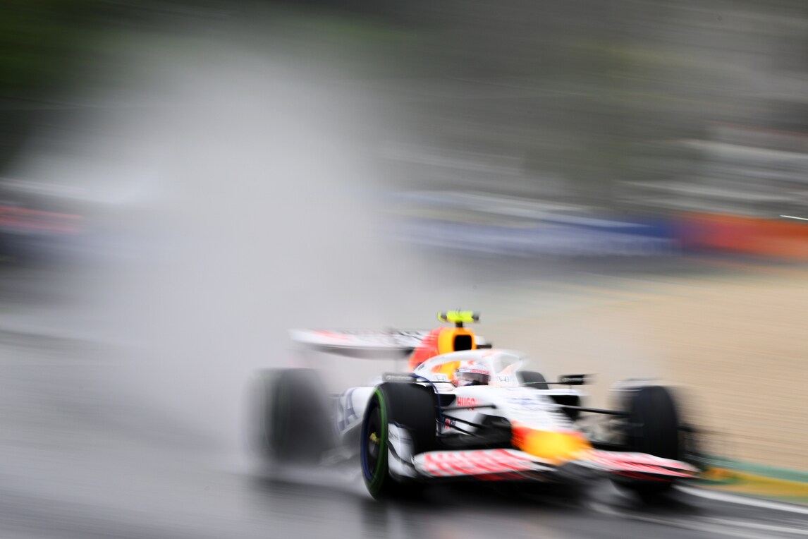 Incidenti, bandiere rosse, pioggia e vento: che incubo il GP Australia