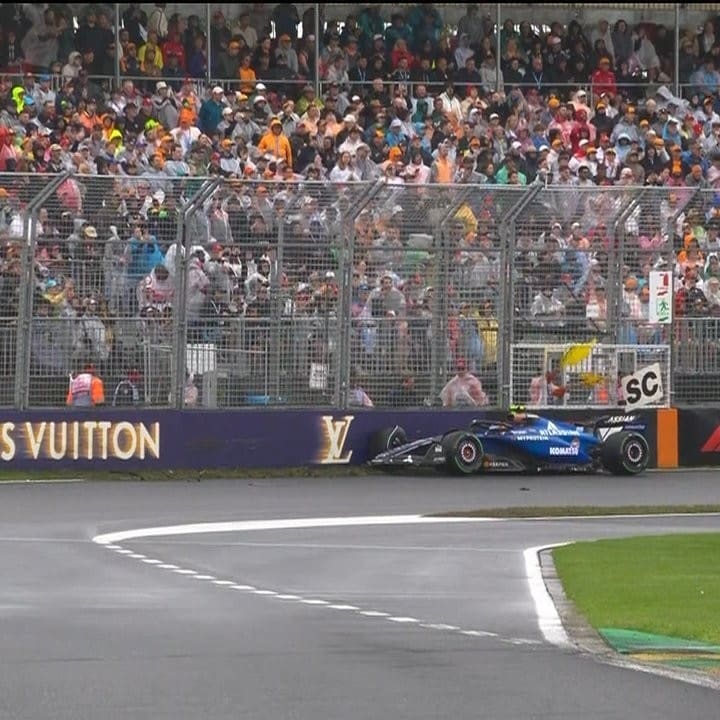 Incidenti, bandiere rosse, pioggia e vento: che incubo il GP Australia