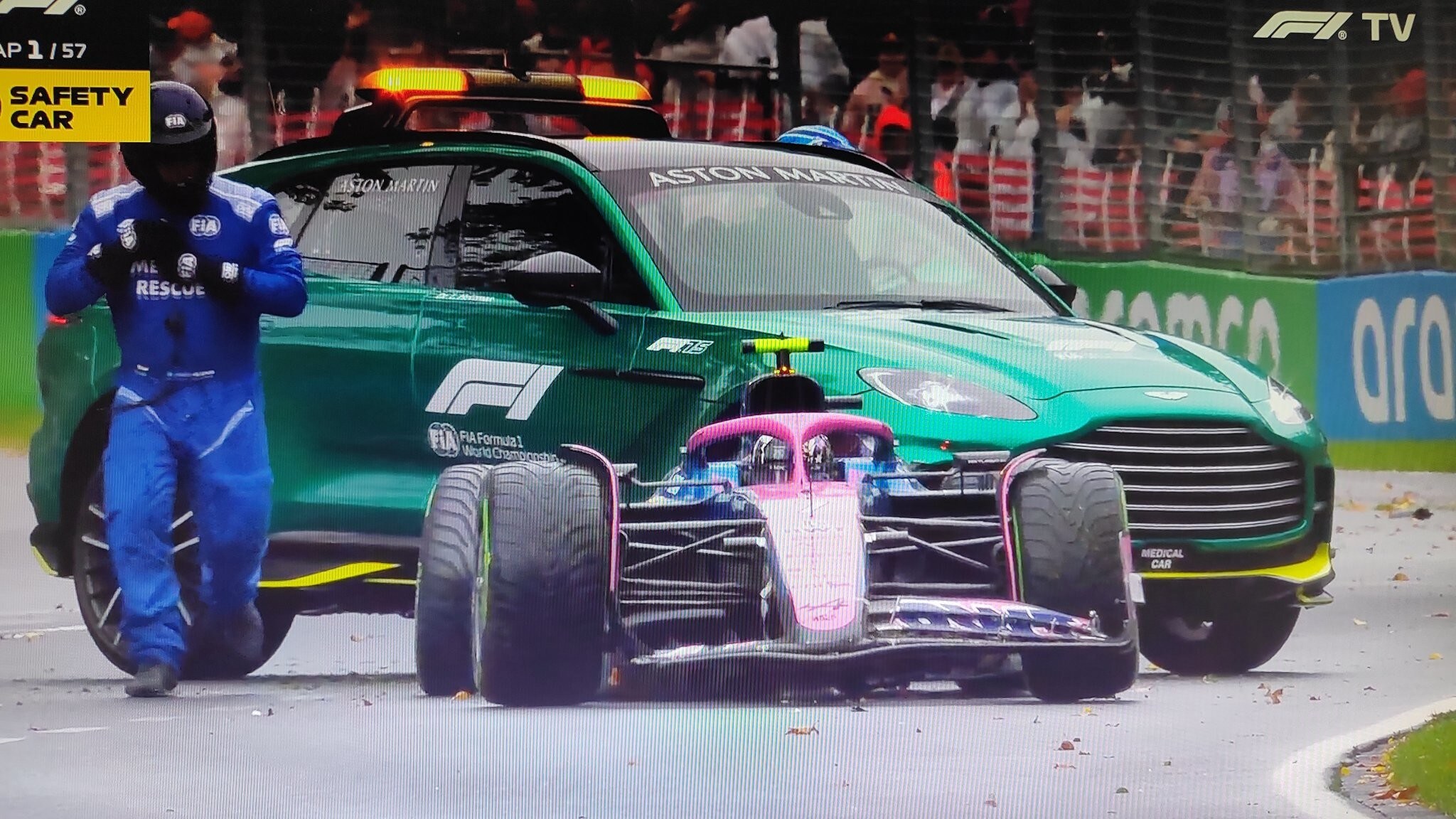 Incidenti, bandiere rosse, pioggia e vento: che incubo il GP Australia