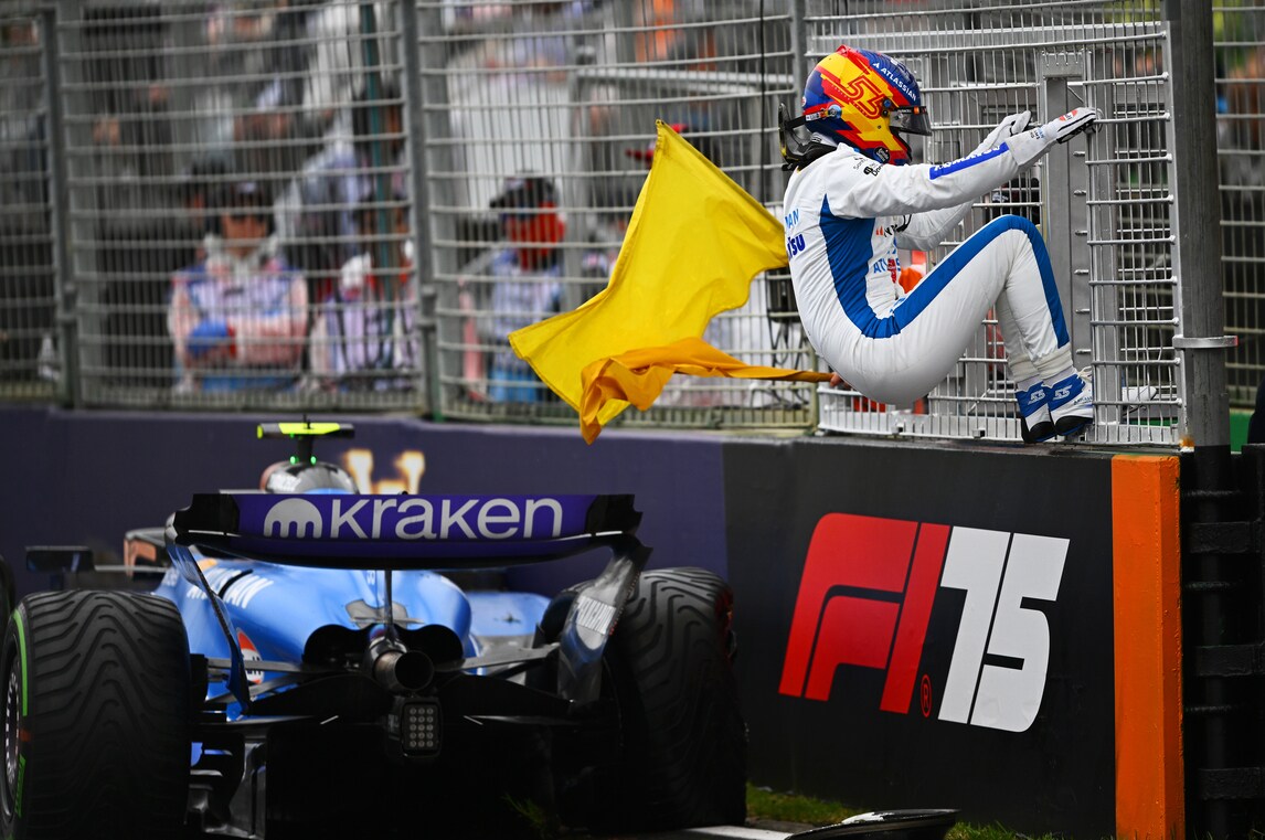 Incidenti, bandiere rosse, pioggia e vento: che incubo il GP Australia