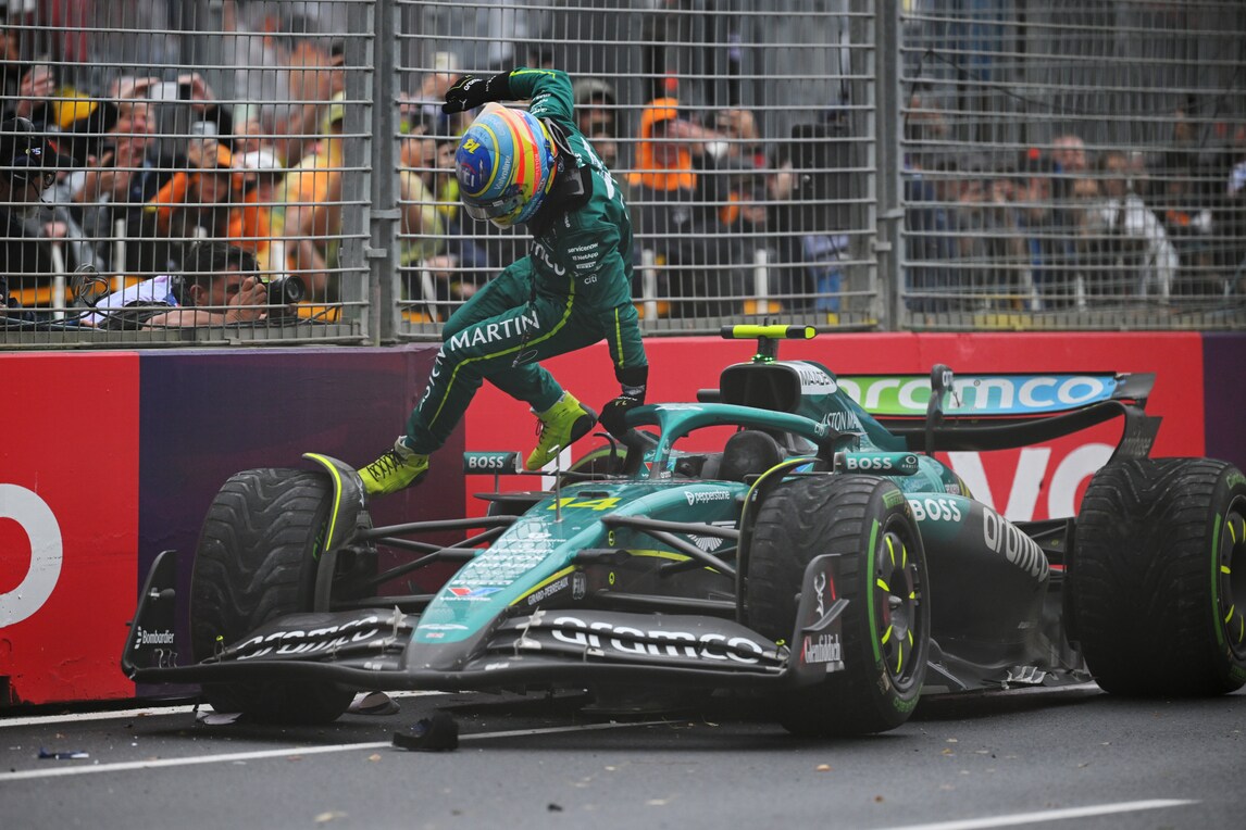 Incidenti, bandiere rosse, pioggia e vento: che incubo il GP Australia