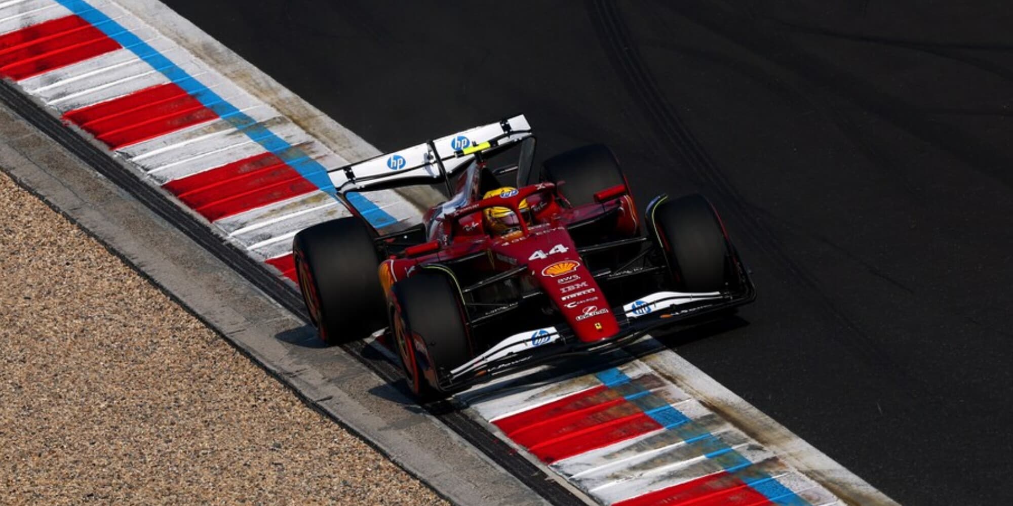 Piastri e la McLaren stravincono nel GP Cina ma la Ferrari è un disastro