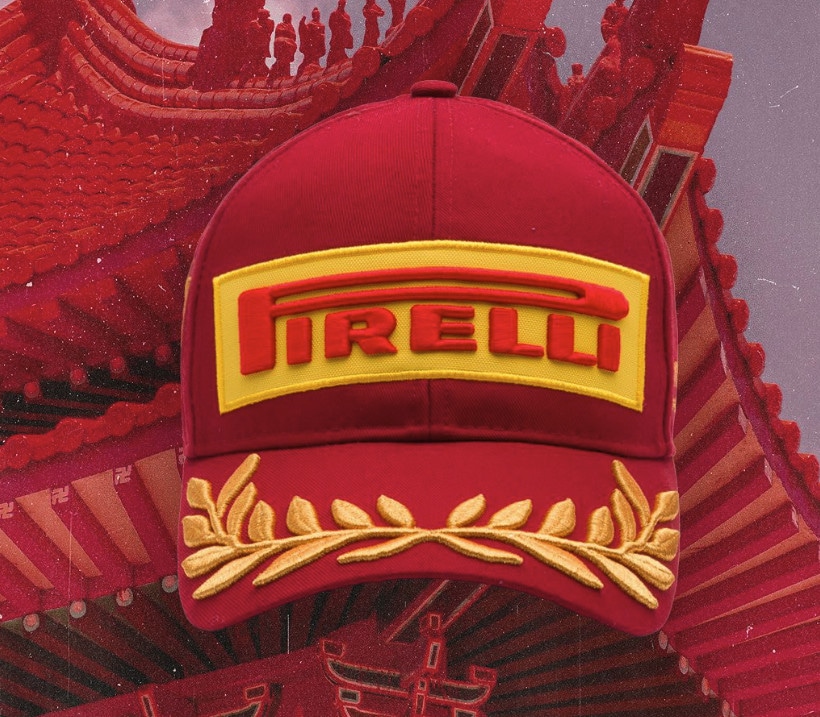 Pirelli e il podio rivoluzionato per il Mondiale 2025: il cappellino è un trionfo di design
