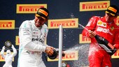 L'idea di Hamilton alla Ferrari continua a dividere i tifosi
