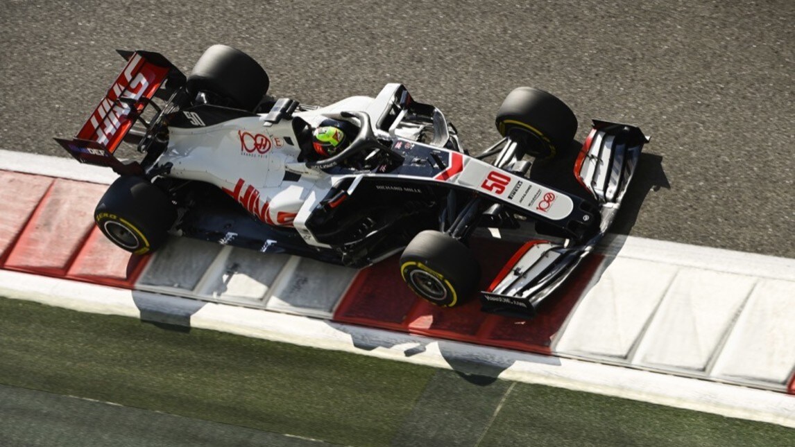 Mick Schumacher ai test di Abu Dhabi con la Haas - Autosprint