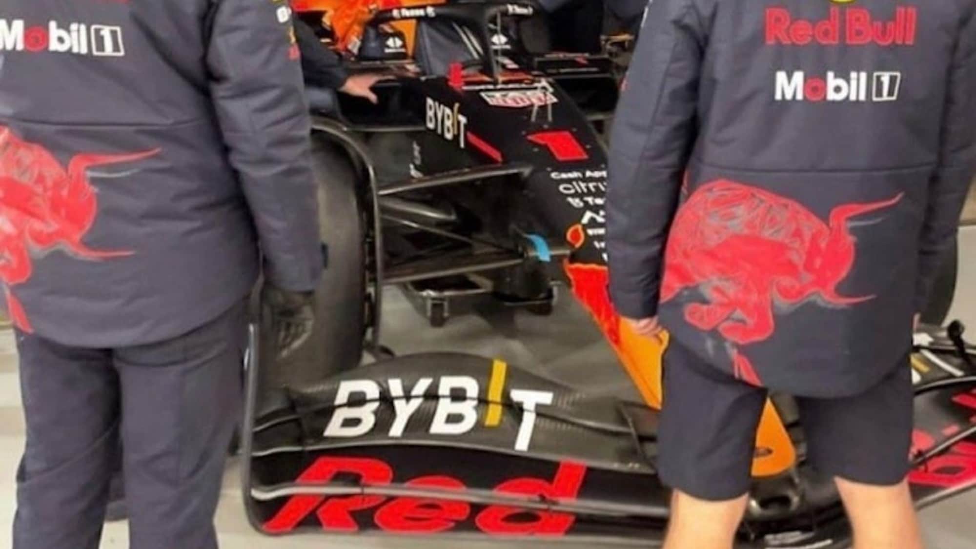 Nuova Red Bull RB18 svela il pull-rod