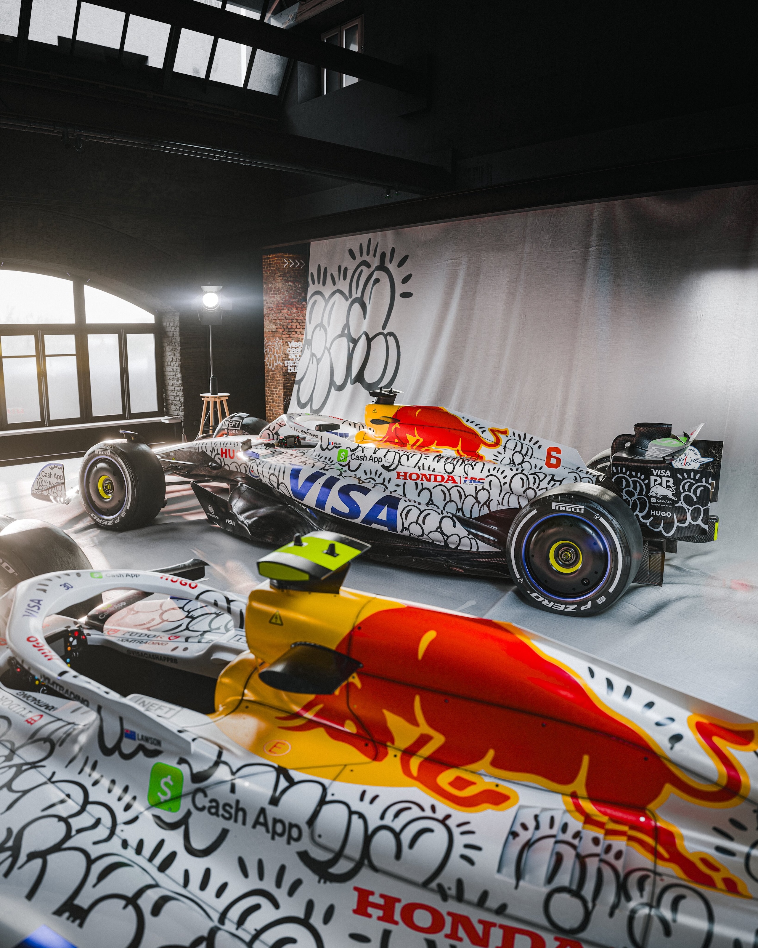 La Visa Cashapp si veste per Silverstone: livrea e divise speciali per il GP