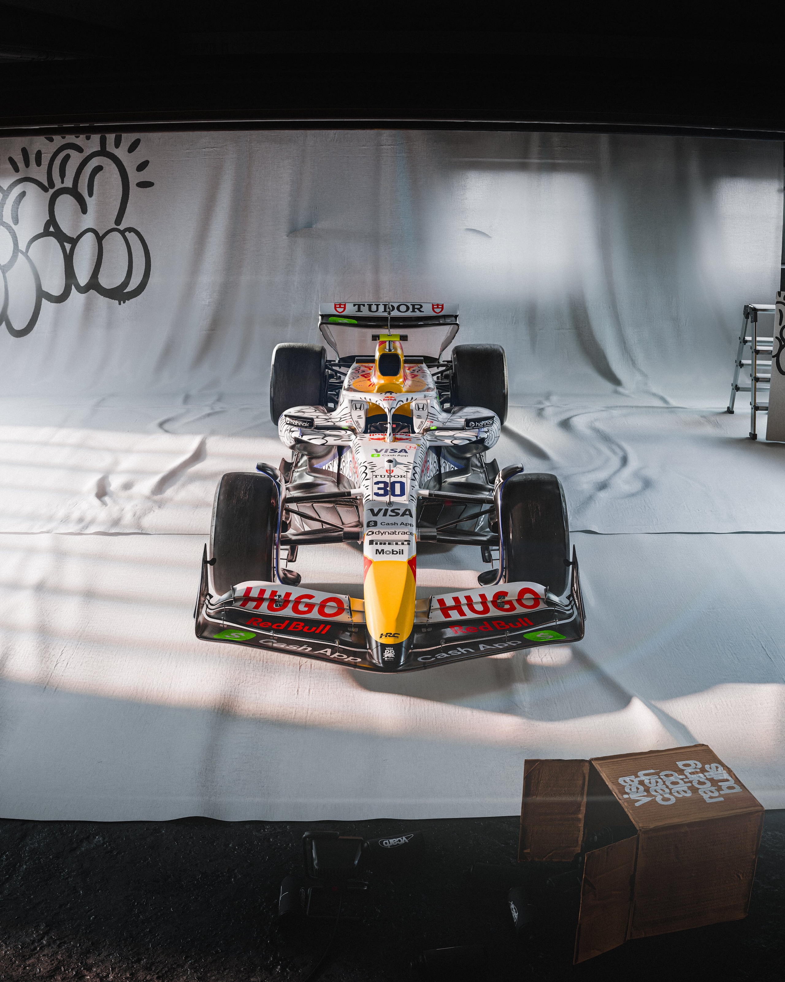 La Visa Cashapp si veste per Silverstone: livrea e divise speciali per il GP
