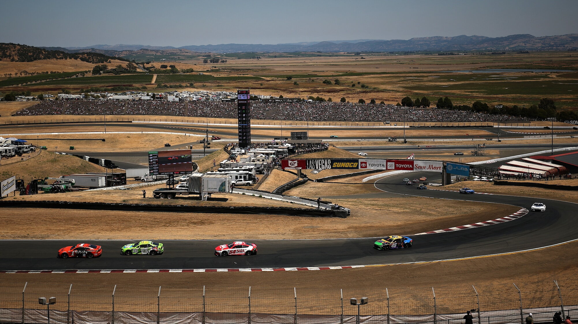 NASCAR: Van Gisbergen sbaraglia tutti anche a Sonoma