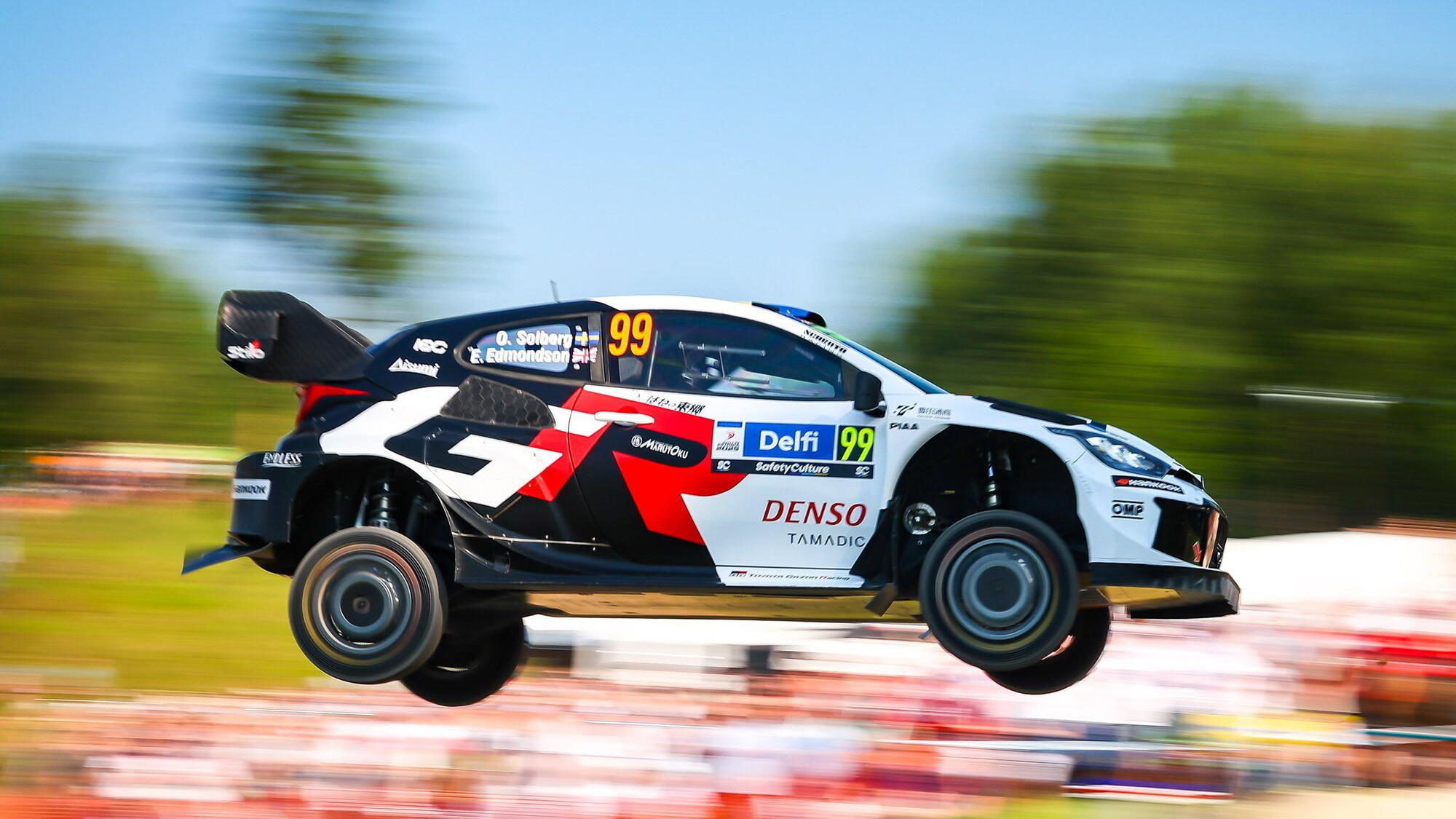 WRC, Solberg chiude in testa la prima tappa in Estonia