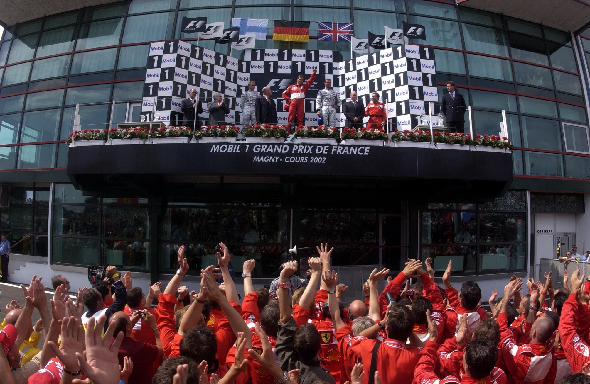 Michael Schumacher è campione del mondo 2002 con il trionfo al GP di Francia