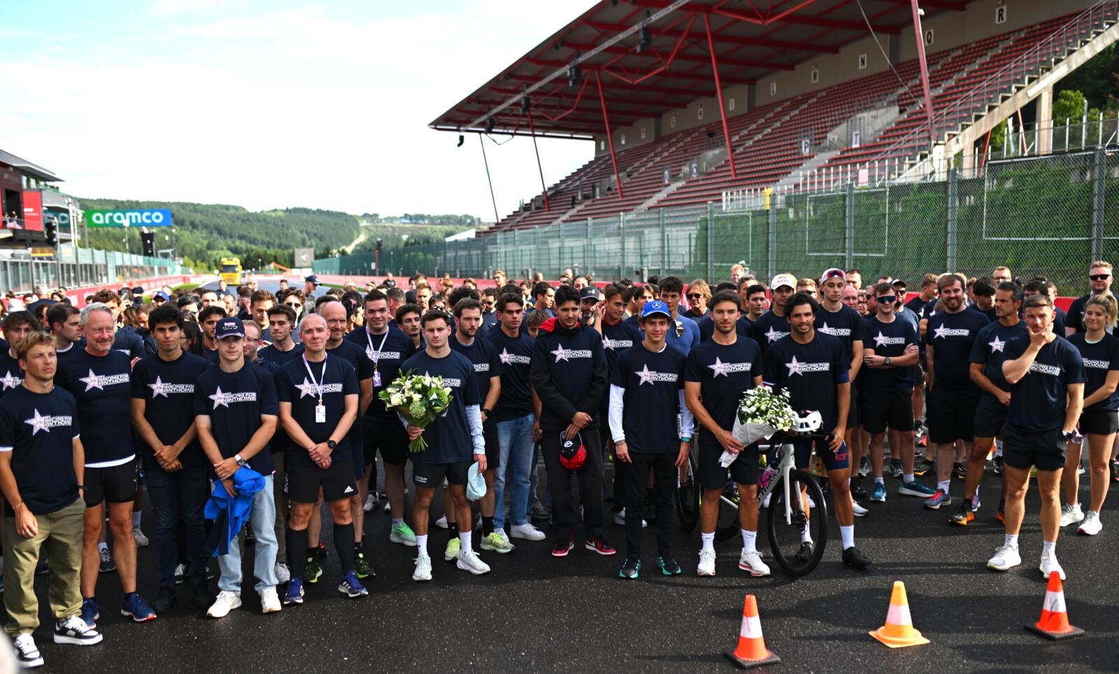 Spa, il ricordo di Hubert e van ’t Hoff: i piloti uniti nel tributo