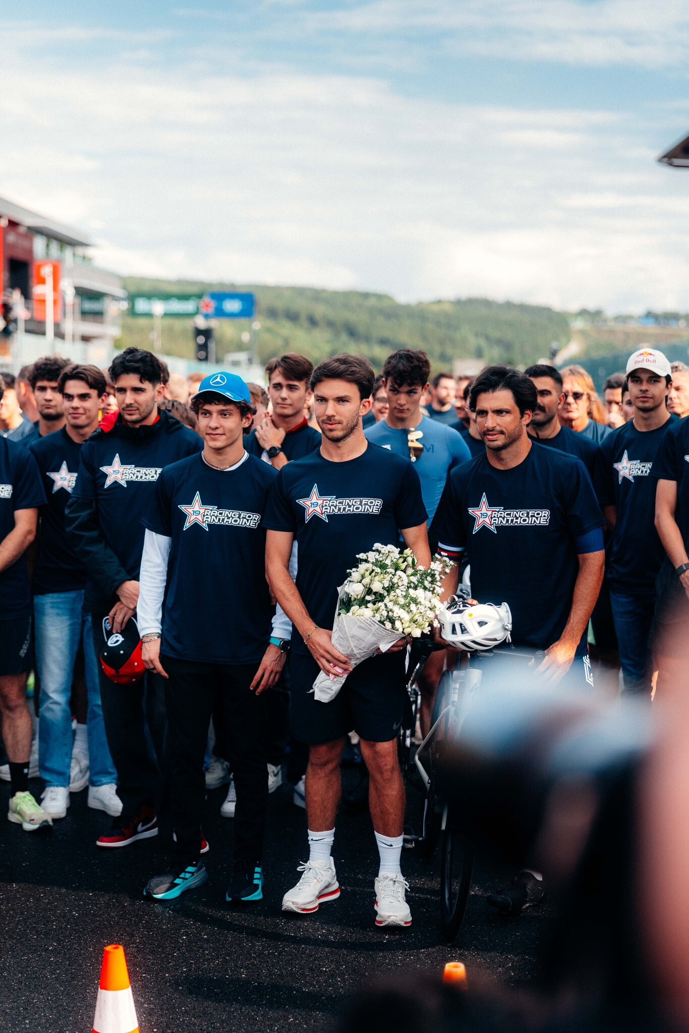 Spa, il ricordo di Hubert e van ’t Hoff: i piloti uniti nel tributo