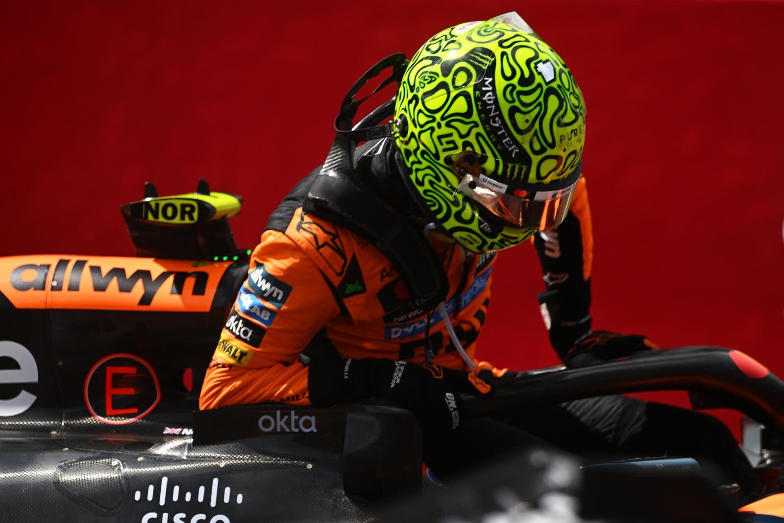 Dominio Verstappen sulle due McLaren nella Sprint Race di Spa