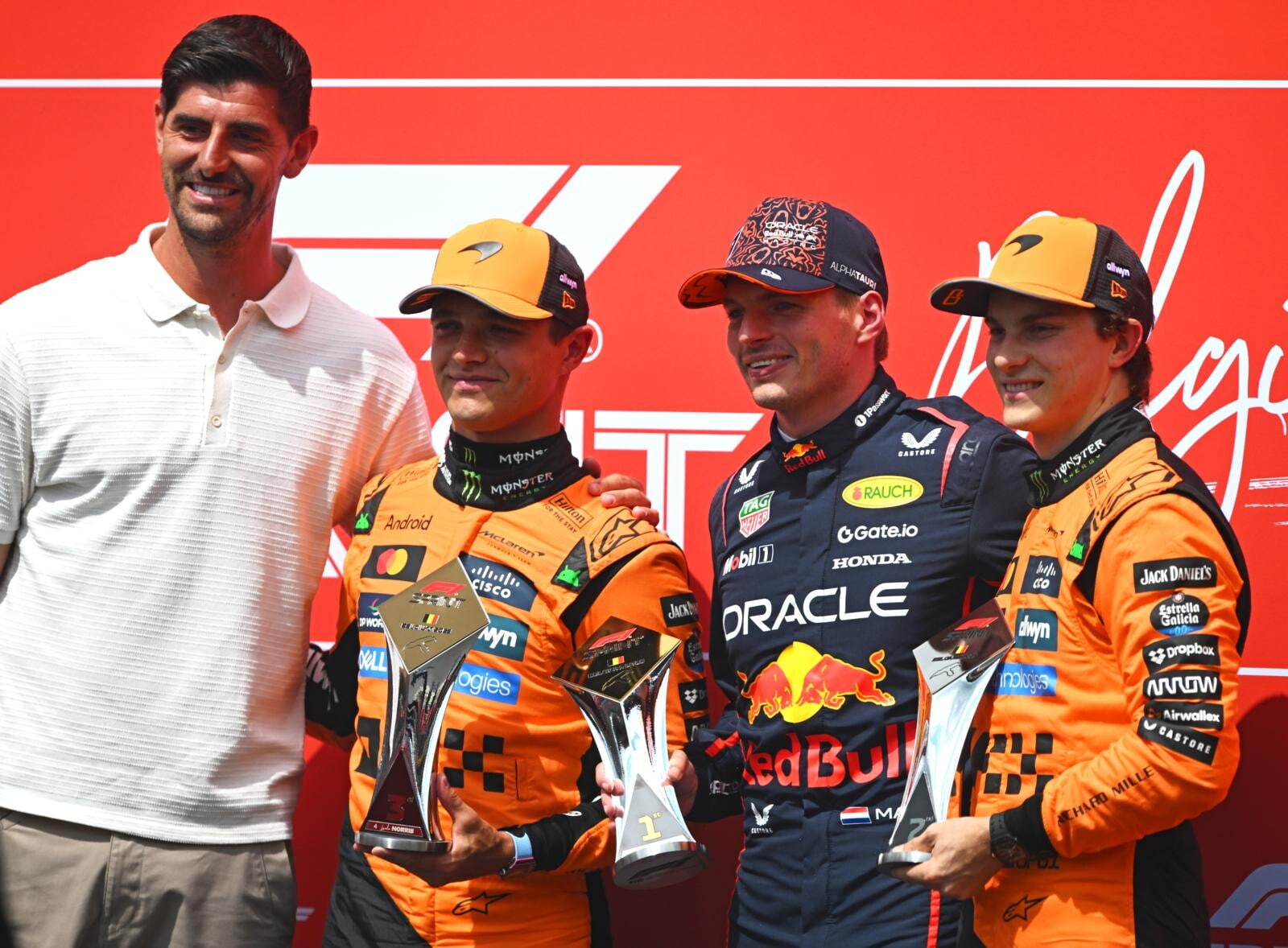 Dominio Verstappen sulle due McLaren nella Sprint Race di Spa