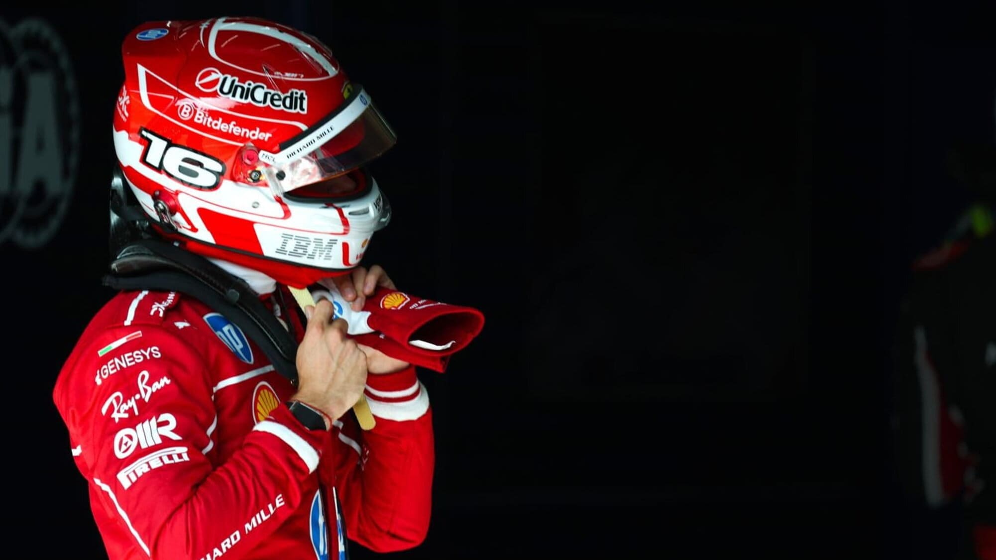 Ferrari, Charles Leclerc e l'occasione che non arriva: quando l'amore è tormento