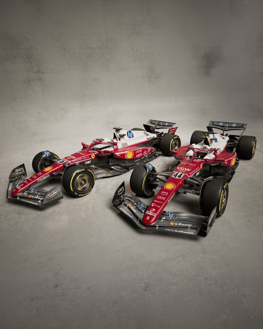 Leclerc e Hamilton, caschi e tute speciali per il GP d'Italia