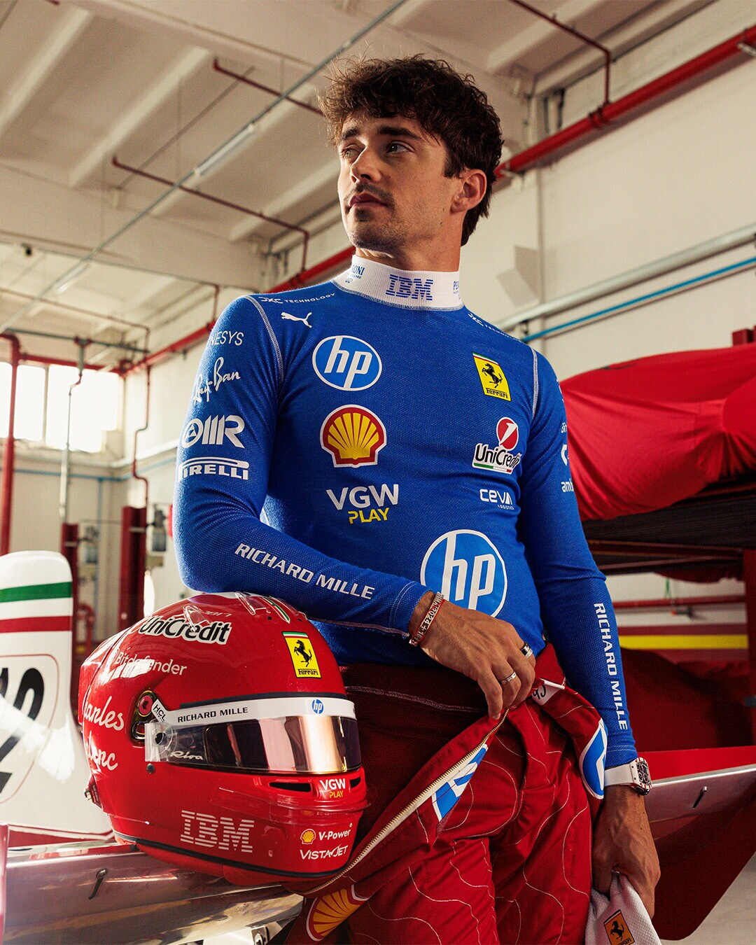 Leclerc e Hamilton, caschi e tute speciali per il GP d'Italia