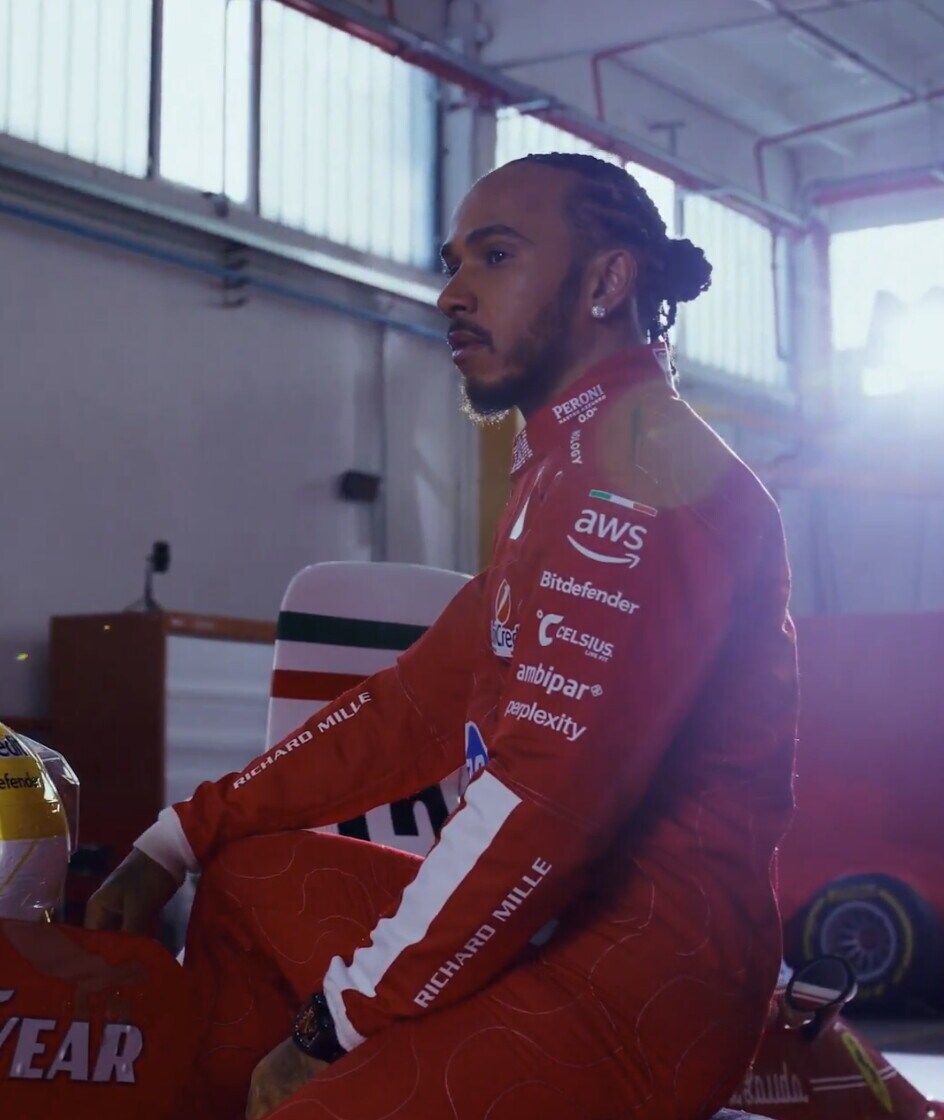 Leclerc e Hamilton, caschi e tute speciali per il GP d'Italia