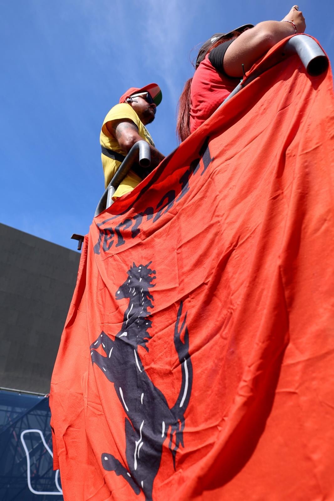 Monza, la marea dei Tifosi Ferrari (e non solo) al GP d'Italia