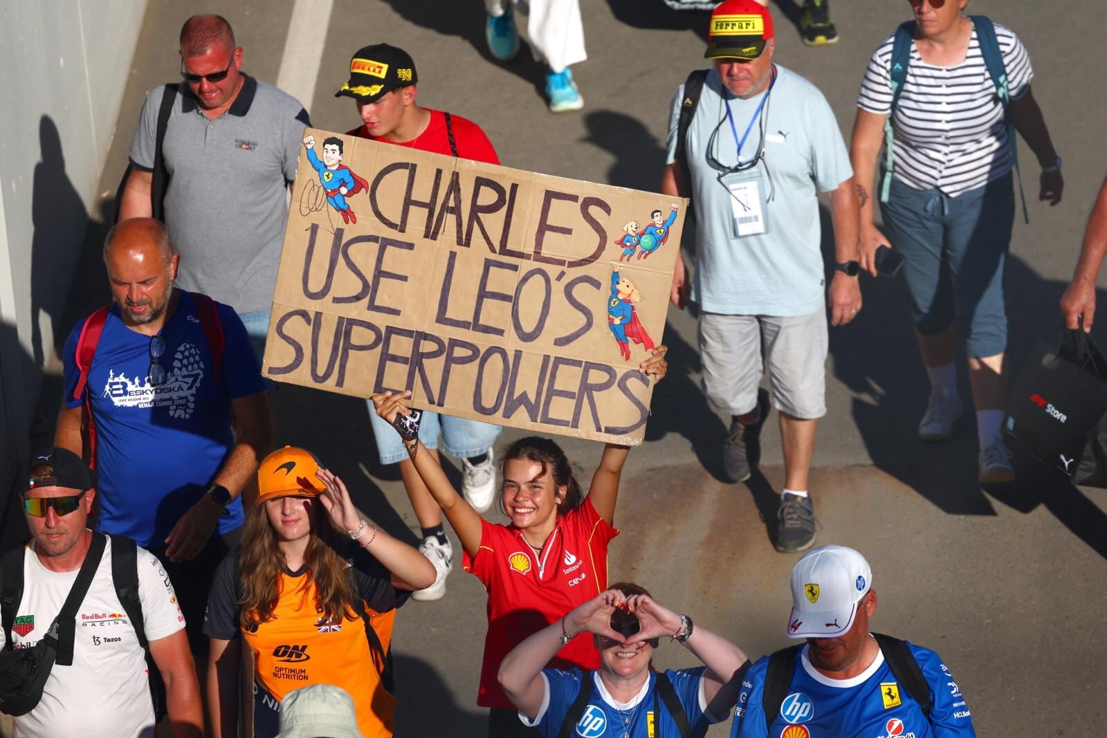 Monza, la marea dei Tifosi Ferrari (e non solo) al GP d'Italia